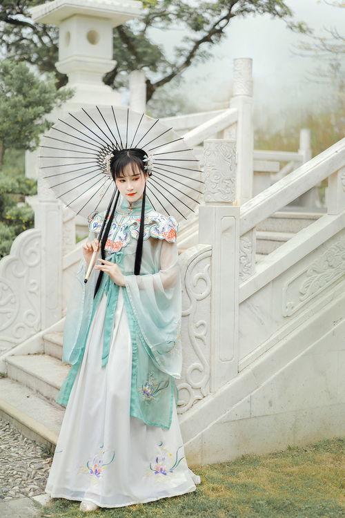 汉服模特吃瓜视频下载,网络热议不断