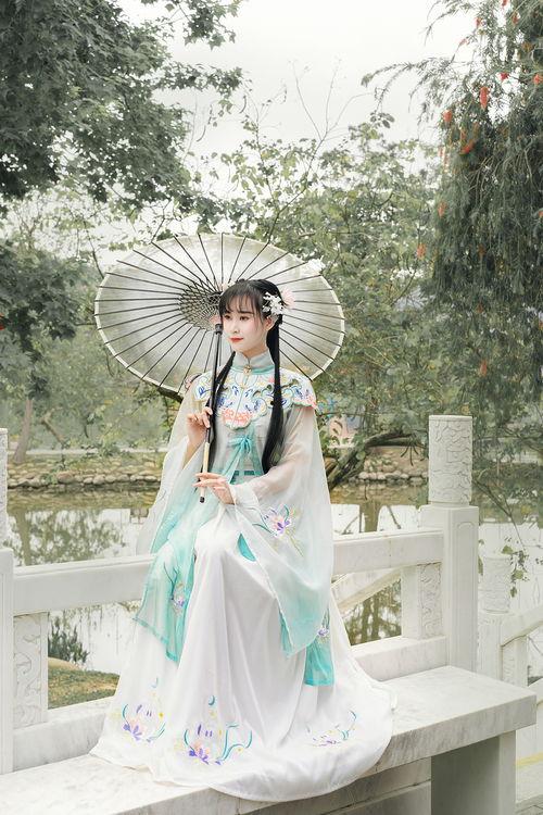 汉服模特吃瓜视频下载,网络热议不断  第2张