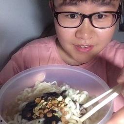 今日晚餐吃瓜直播视频,揭秘晚餐吃瓜背后的趣味故事  第2张