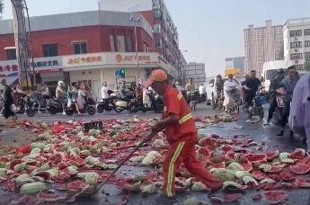 菏泽成武吃瓜事件视频曝光,视频曝光揭示惊人真相  第2张