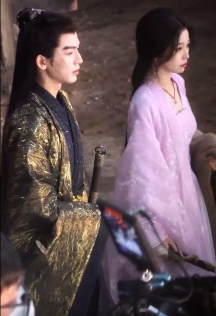 吃瓜文案朋友圈视频,朋友圈视频里的吃瓜盛宴