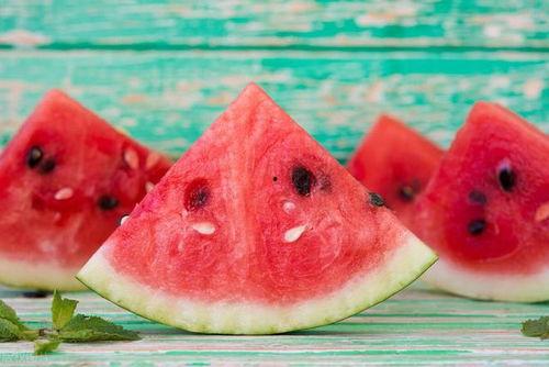 吃瓜文案朋友圈视频,朋友圈视频里的吃瓜盛宴  第2张