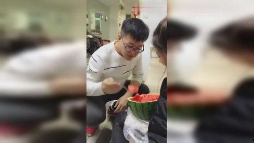 老公看吃瓜视频怎么办,如何巧妙引导回归家庭生活