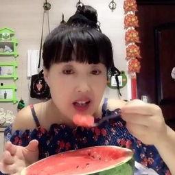 南山大姐吃瓜视频播放,揭秘娱乐圈幕后故事  第2张