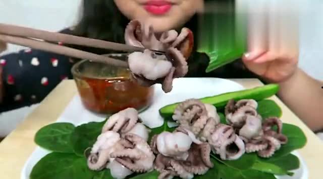 大脸妹吃瓜视频,揭秘娱乐圈幕后真相  第2张