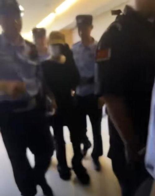 吃大瓜小三被抓视频  第2张