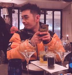 黄晓明吃瓜葱油饼视频,趣味横生引网友热议 第2张 黄晓明吃瓜葱油饼视频,趣味横生引网友热议 第2张