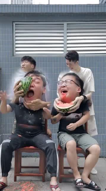 吃瓜比赛帅哥视频,吃瓜比赛帅哥视频燃爆眼球  第2张