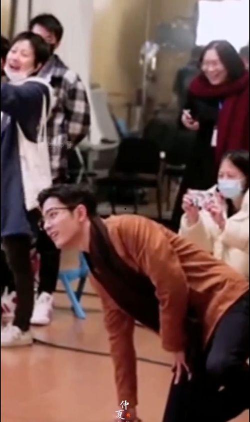 围观的吃瓜美男子视频大全 第3张 围观的吃瓜美男子视频大全 第3张