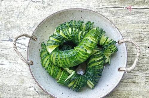 拍个吃瓜视频多少钱一个,制作吃瓜视频的成本解析  第2张