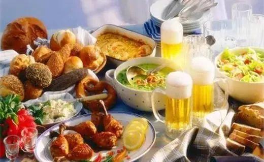 晚餐吃瓜画饼视频在线观看  第2张