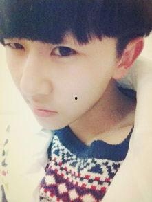 网红吃瓜男帅哥是谁啊视频,视频走红背后的故事