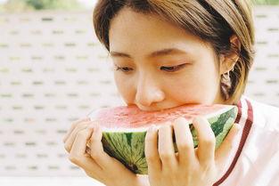 吃瓜群众领口罩视频,防疫行动暖人心  第3张