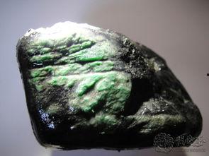 卖翡翠吃瓜视频在线观看,卖翡翠吃瓜视频，在线观看热潮来袭！  第2张