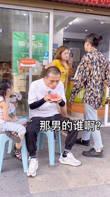 吃瓜群众吵架的视频,吃瓜群众吵架视频引发网友热议，场面火爆  第2张